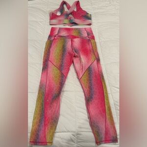Fabletics ombré leopard bra & 7/8 leggings size L